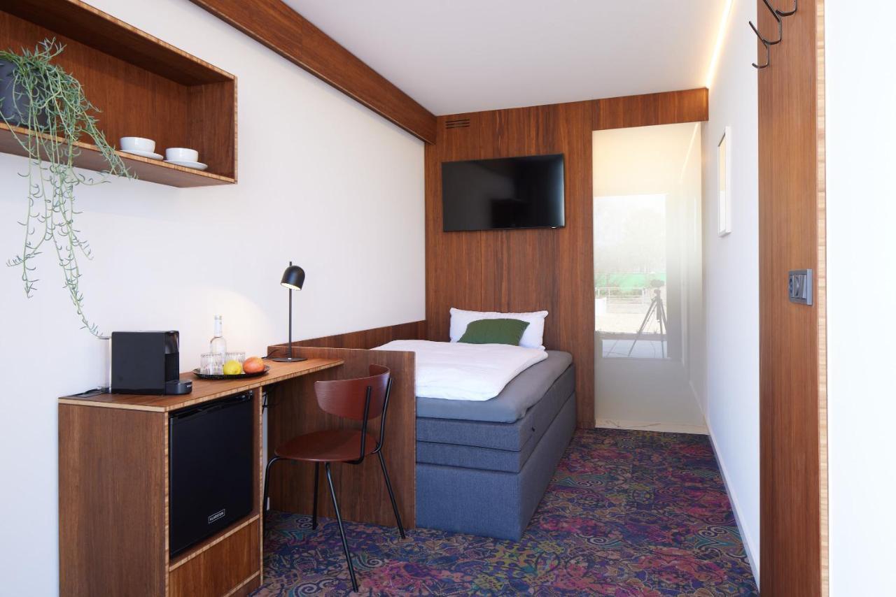 Tin Inn - Erkelenz - Das Hotel Aus Hochwertig Ausgebauten Ueberseecontainern ภายนอก รูปภาพ